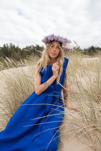 Linen sleeveless dress with belt